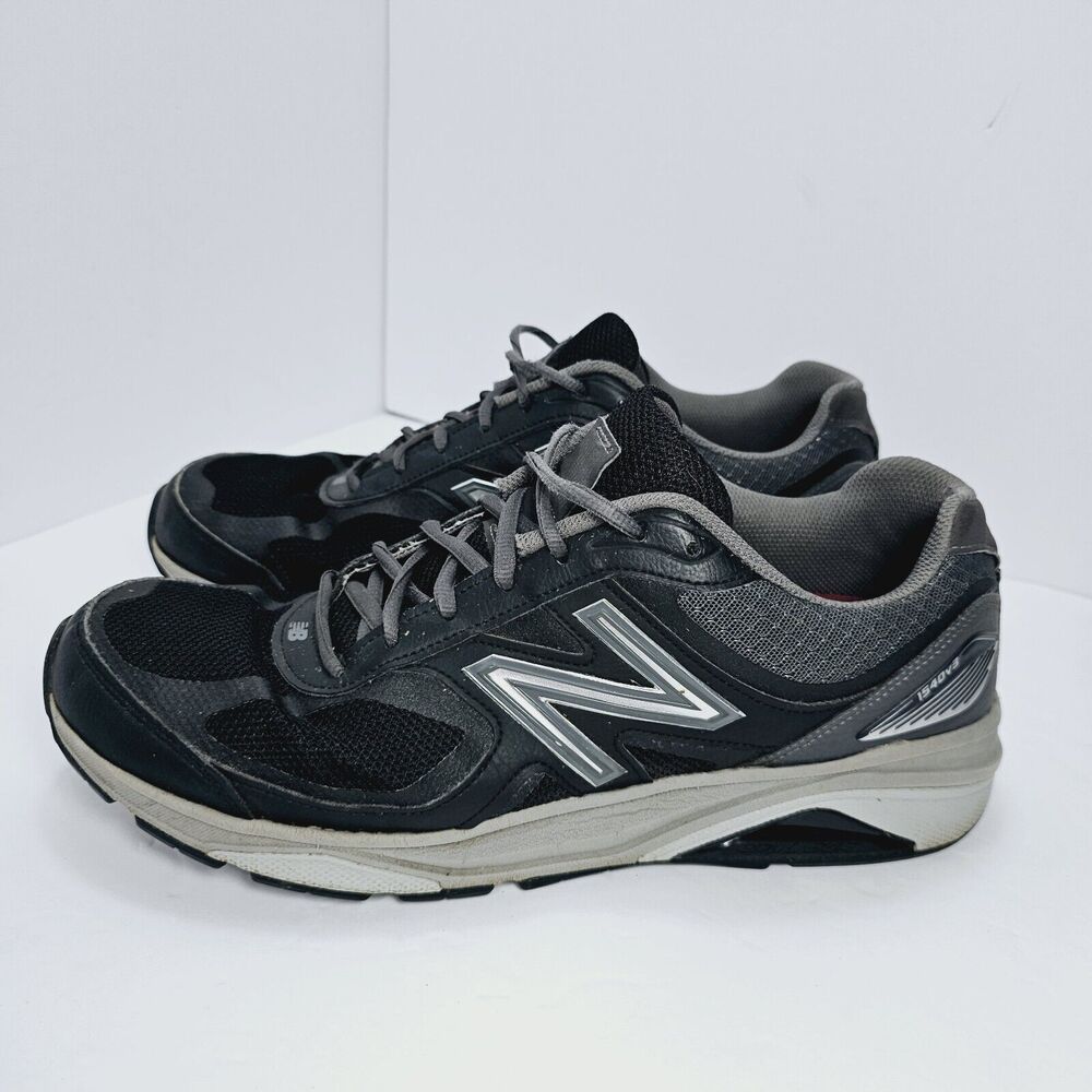 New Balance Men's 1540 V3 Athletics Running gray black Sneakers Shoe size 11 D